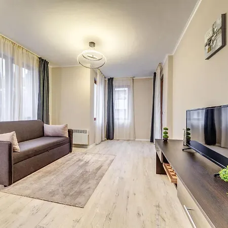 Warm Mountain Hideout بامبوروفو